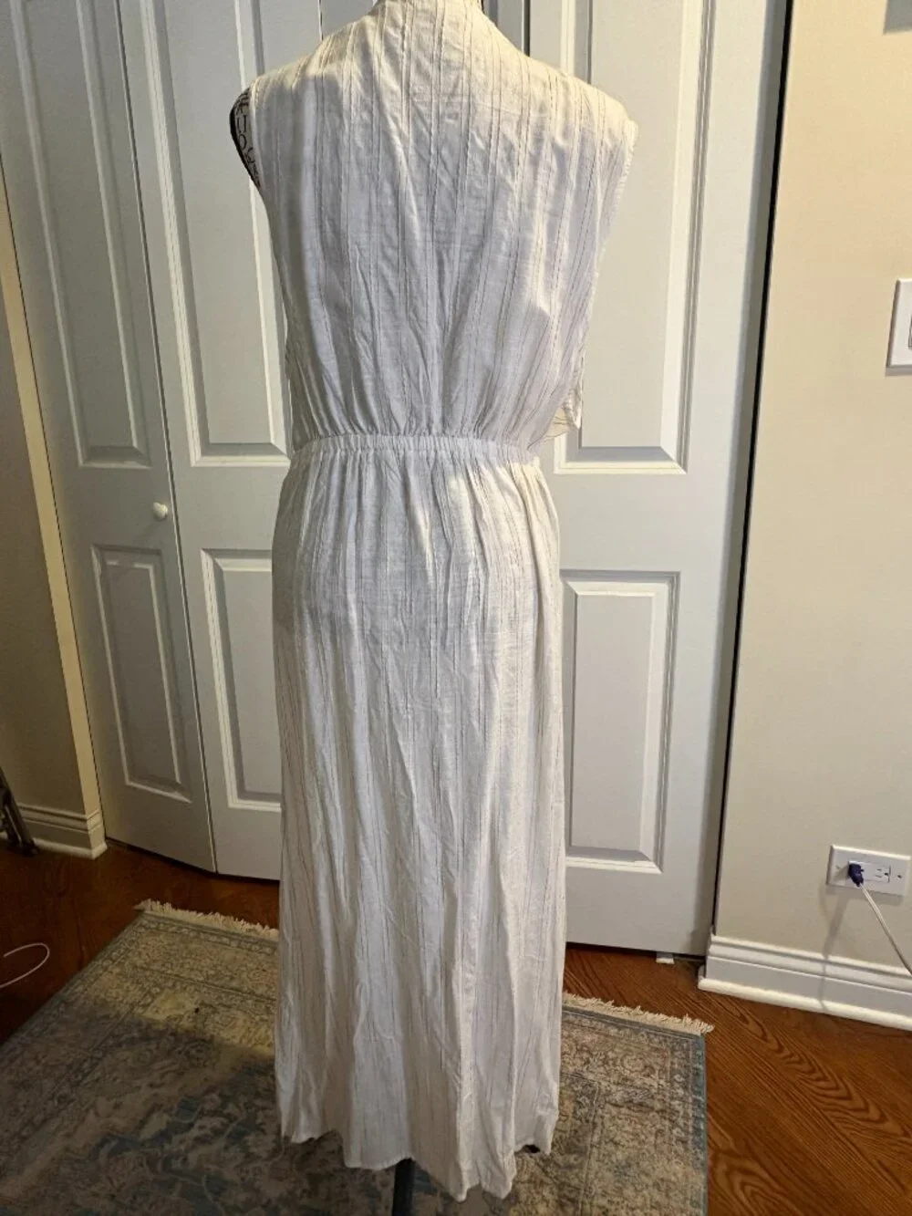 Lovely linen L space swimsuit coverup size M
